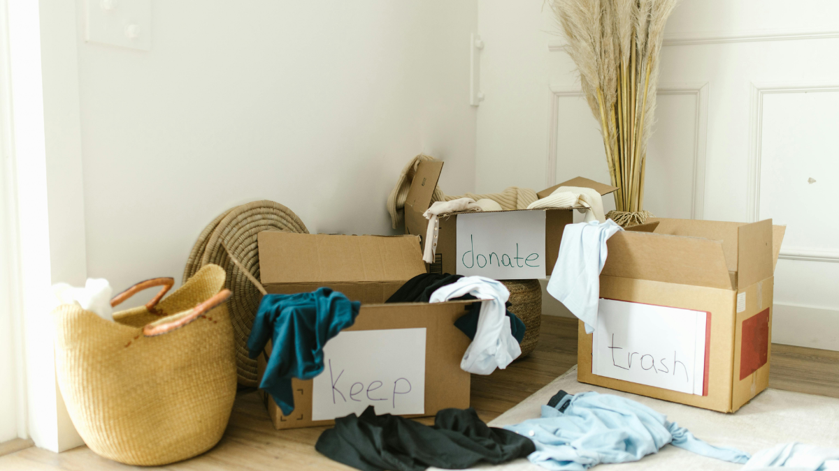 Read more about the article What Is the 10-10-10 Rule for Decluttering?